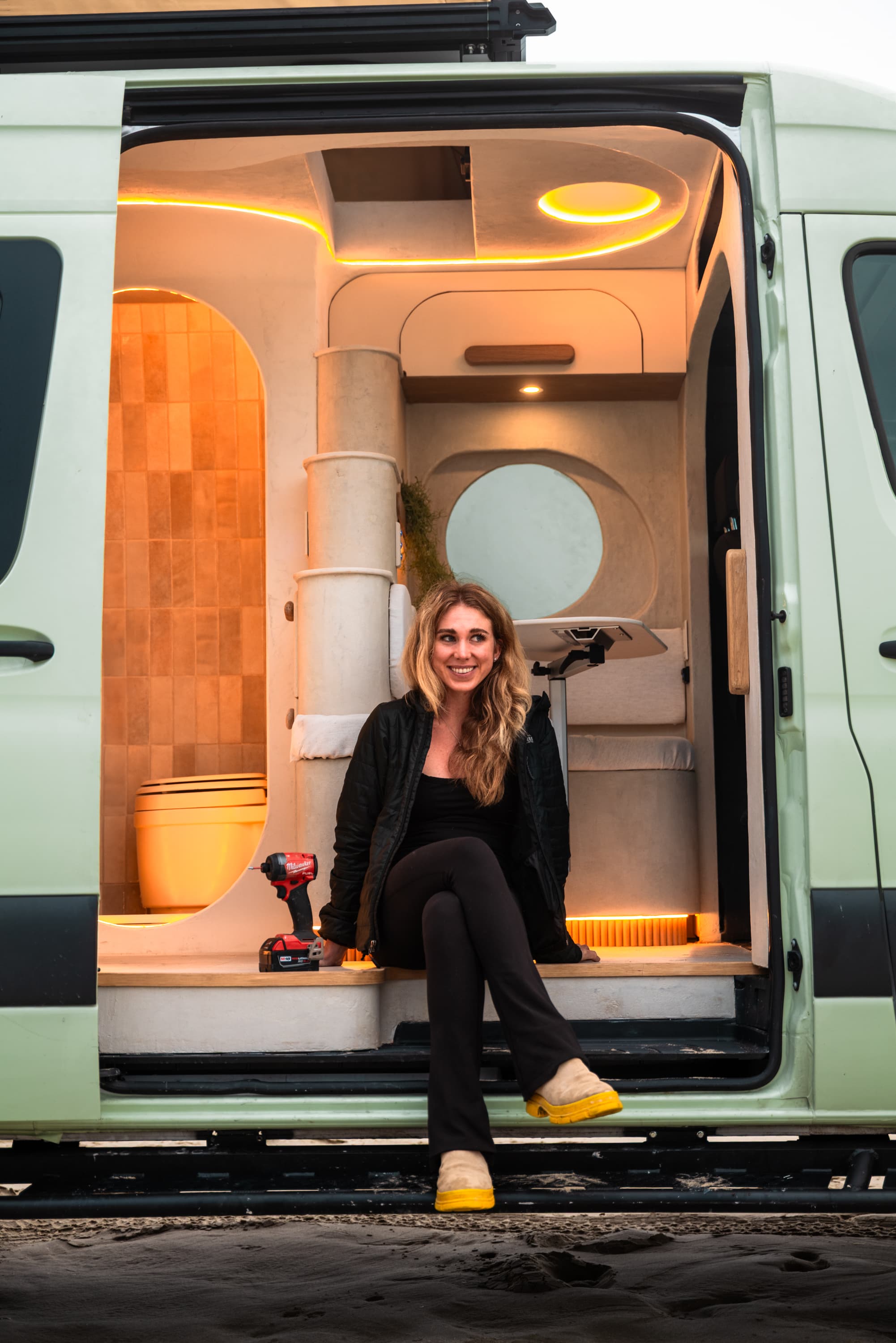 Flow van, exterior.